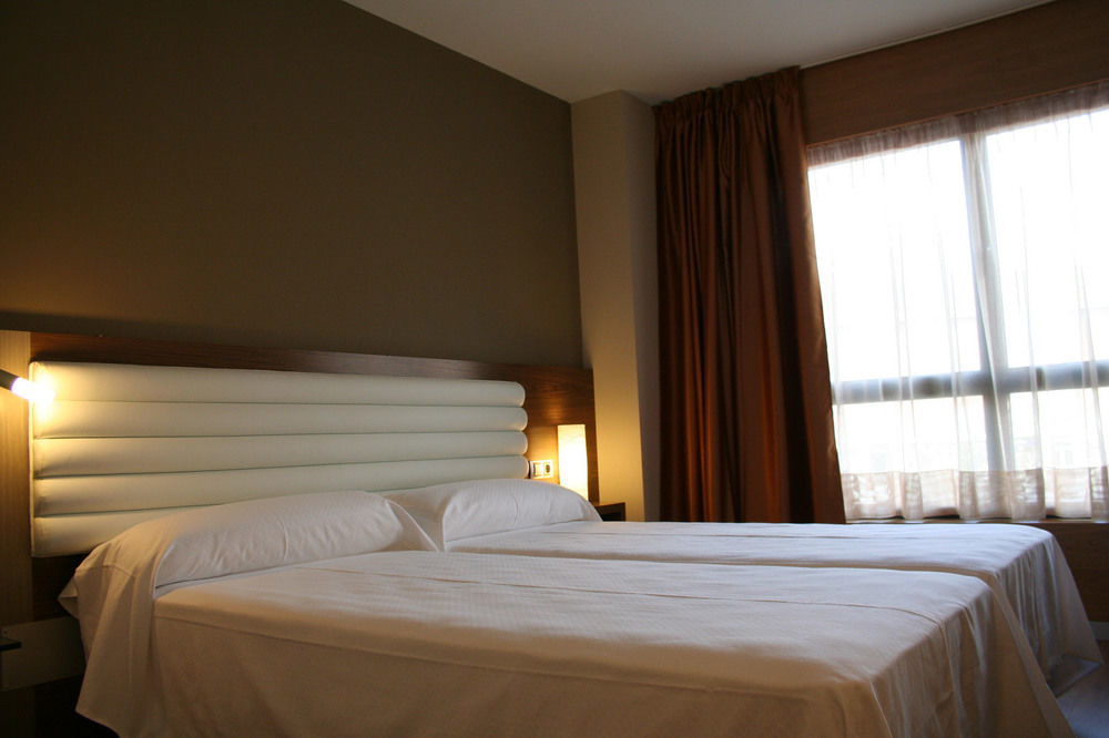 Hotel Duero Laguna de Duero Luaran gambar