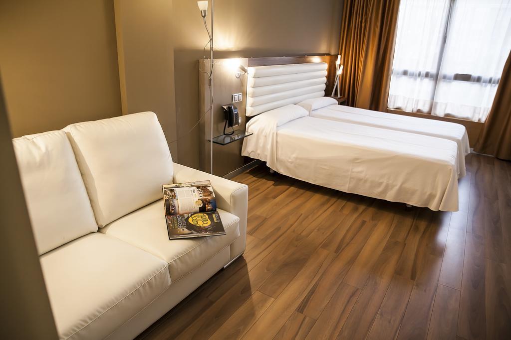 Hotel Duero Laguna de Duero Luaran gambar