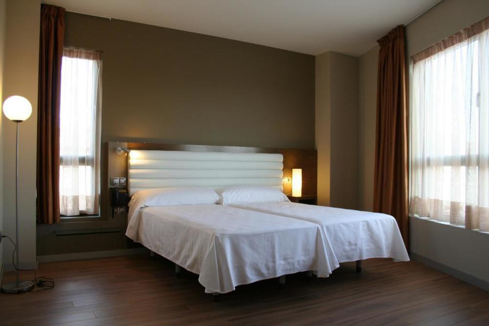 Hotel Duero Laguna de Duero Luaran gambar