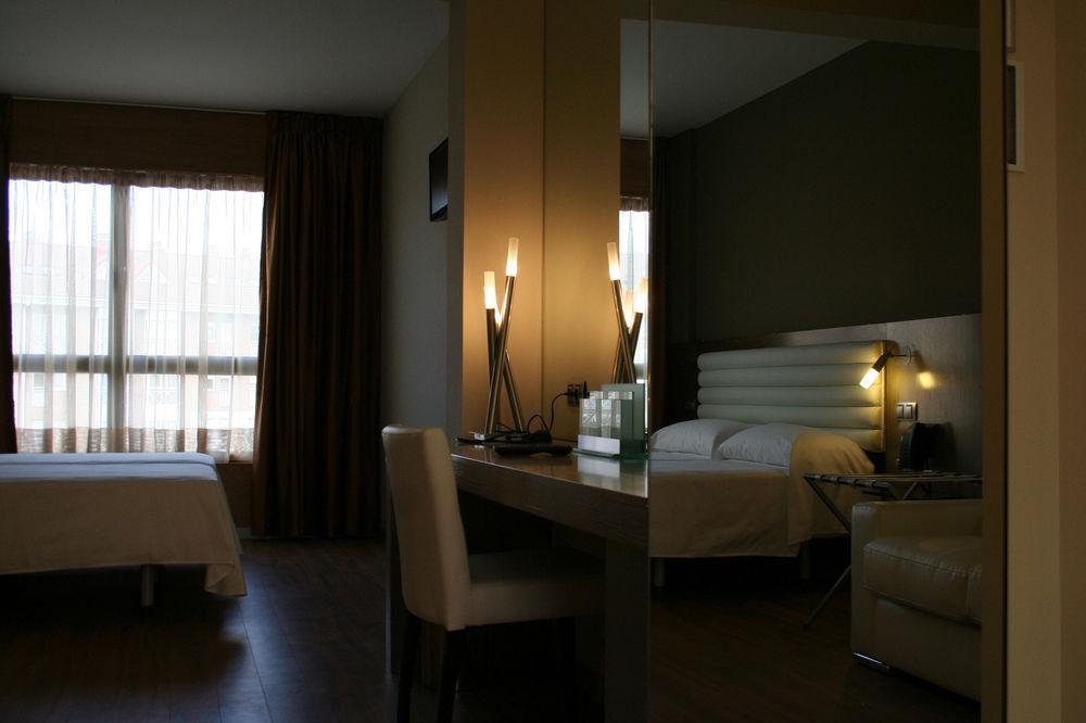 Hotel Duero Laguna de Duero Luaran gambar